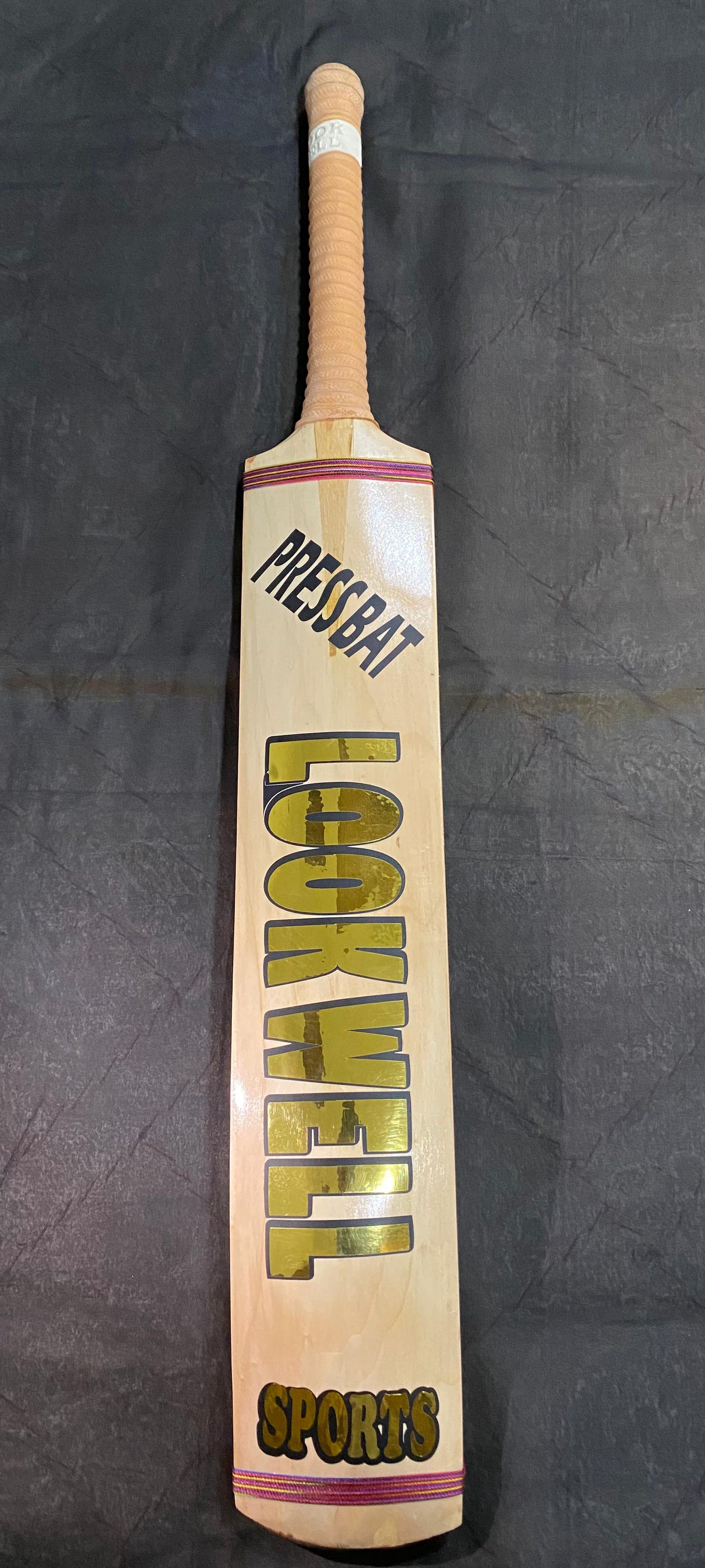 LOOKWELL Pressbat Cricket Bat – Premium Wooden Bat for Power Play