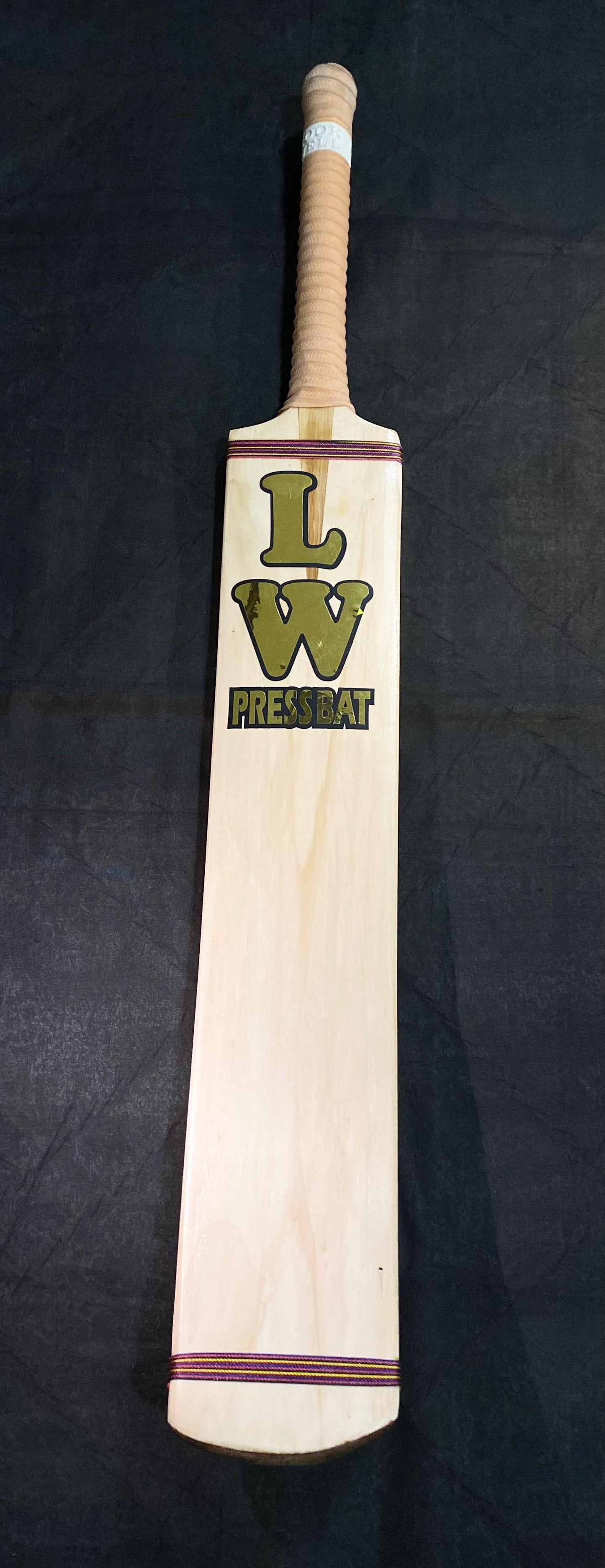 LOOKWELL Pressbat Cricket Bat – Premium Wooden Bat for Power Play